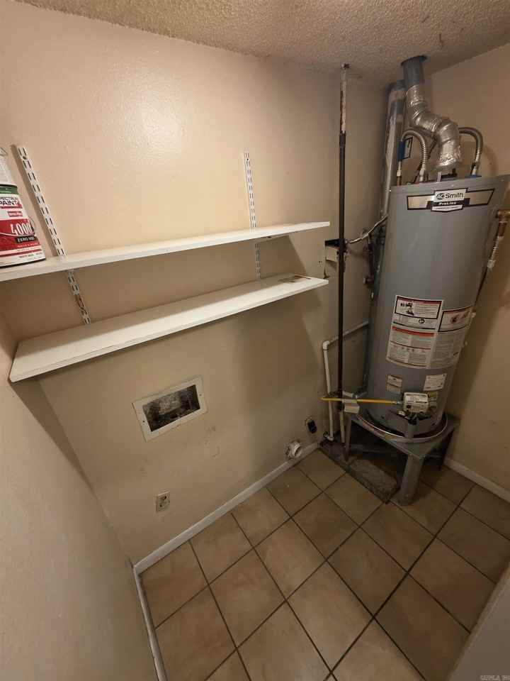 305 S Border St #G - Photo 7 of 7