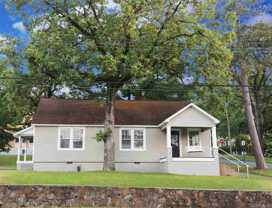 4000 Woodlawn Dr - Photo 1 of 1