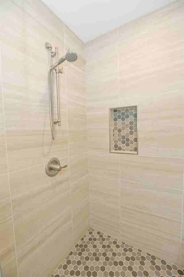4000 Woodlawn Dr - Photo 7 of 20