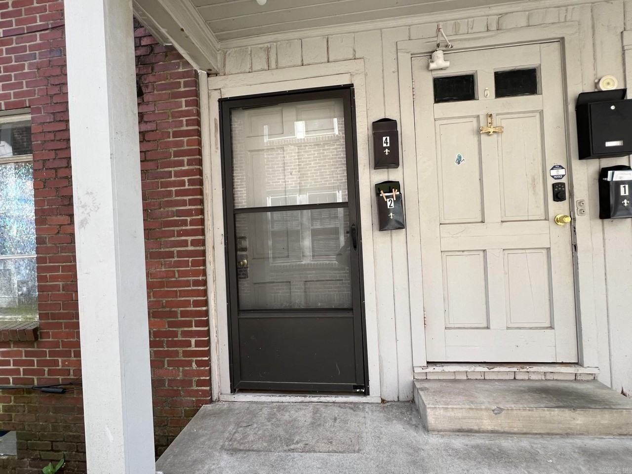1417 Center St - Photo 5 of 5