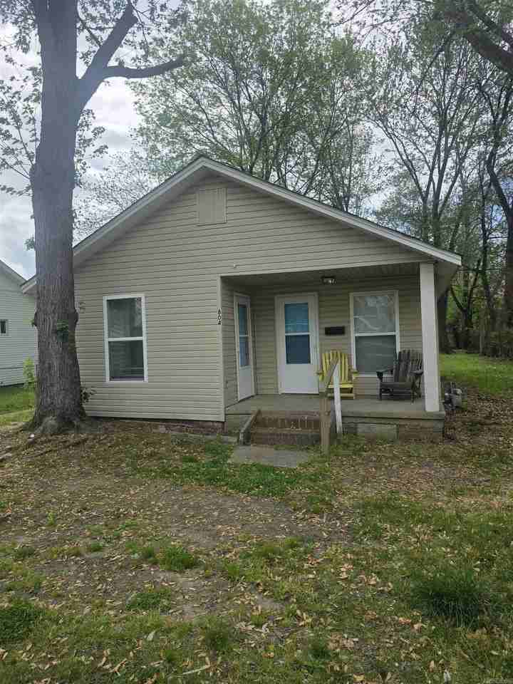 804 W 37th St - Photo 3 of 11