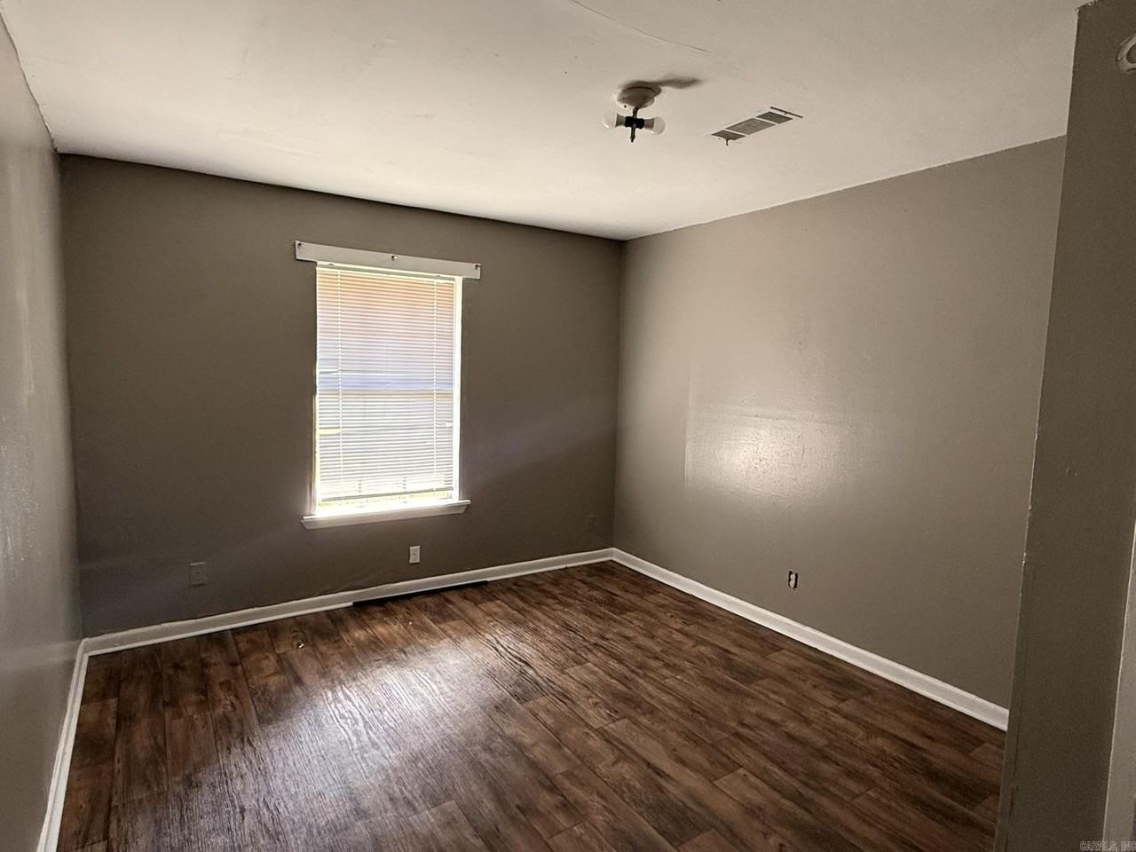901 E 29th Ave #7 - Photo 2 of 4