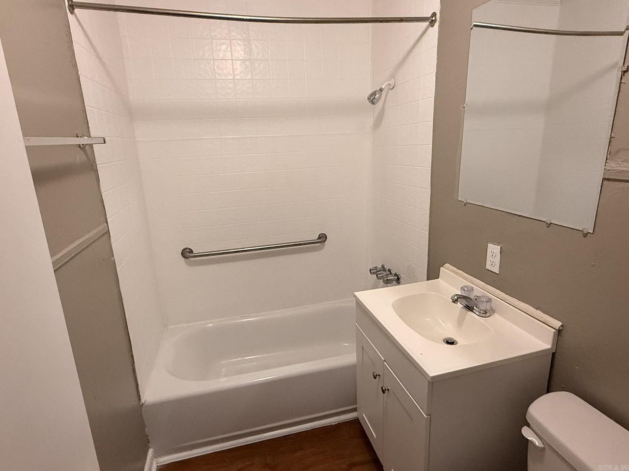 901 E 29th Ave #7 - Photo 3 of 4