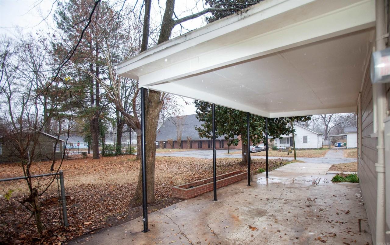 4701 Atkins St - Photo 2 of 18