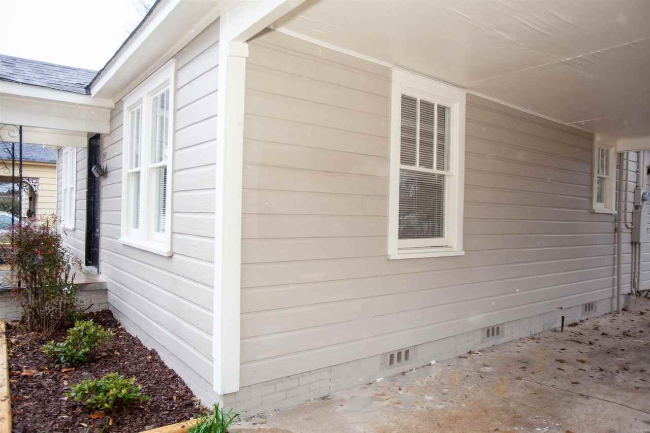 4701 Atkins St - Photo 3 of 18