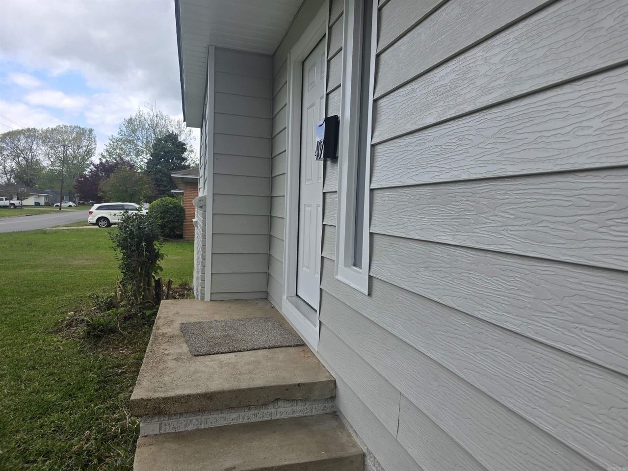 407 Rock St - Photo 4 of 16