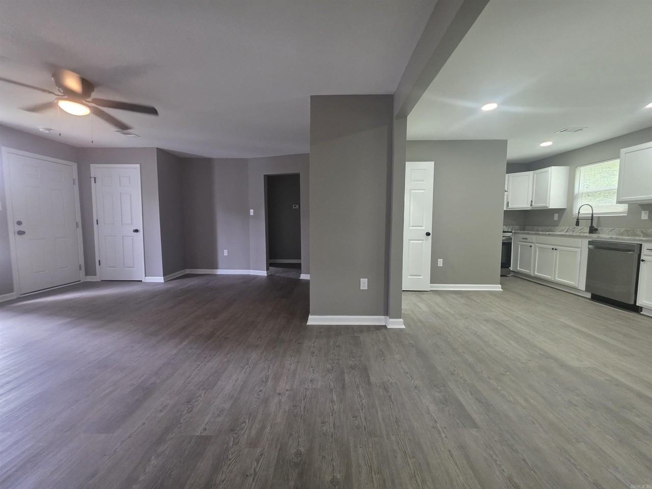 407 Rock St - Photo 6 of 16