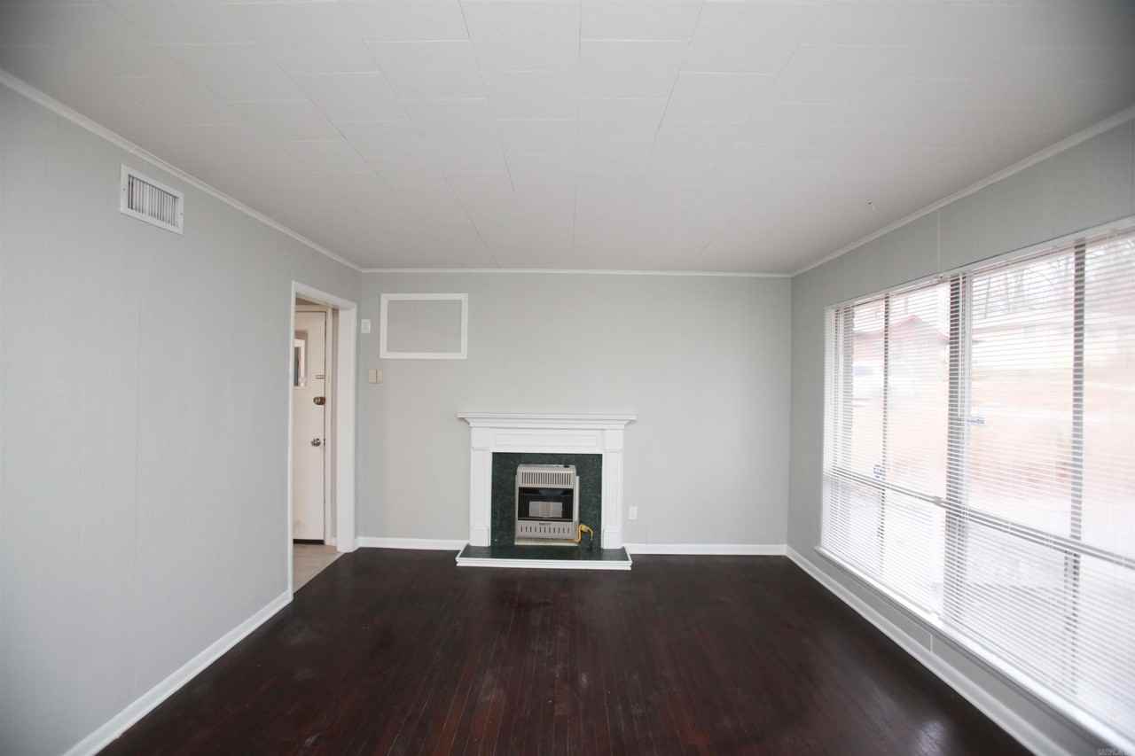 7305 E Wakefield Dr - Photo 4 of 18
