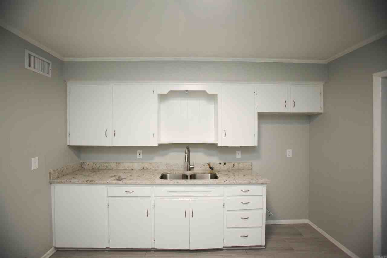 7305 E Wakefield Dr - Photo 6 of 18