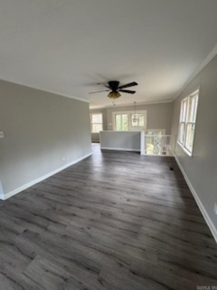 980 Woodcrest Rd - Photo 3 of 29