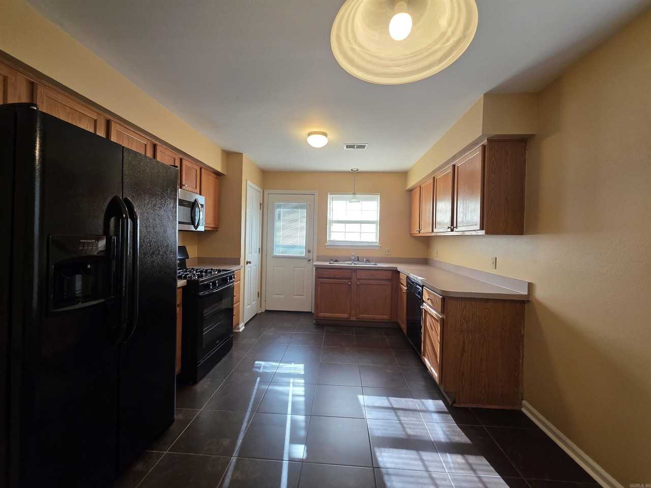 2610 S Izard St - Photo 6 of 27