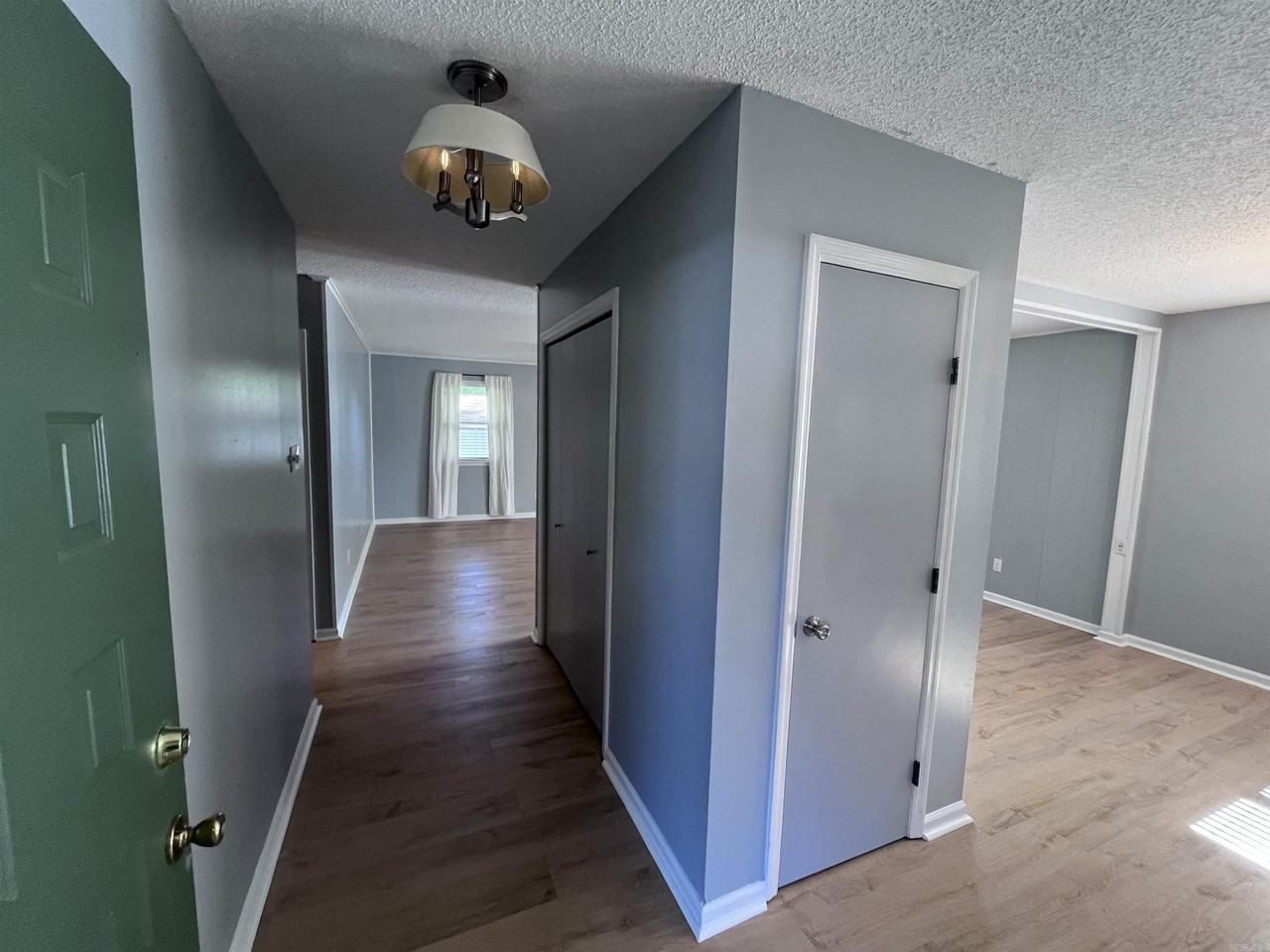 113 Cornwall Ct - Photo 3 of 38