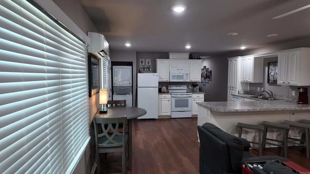 109A Alcorn St #A - Photo 3 of 30
