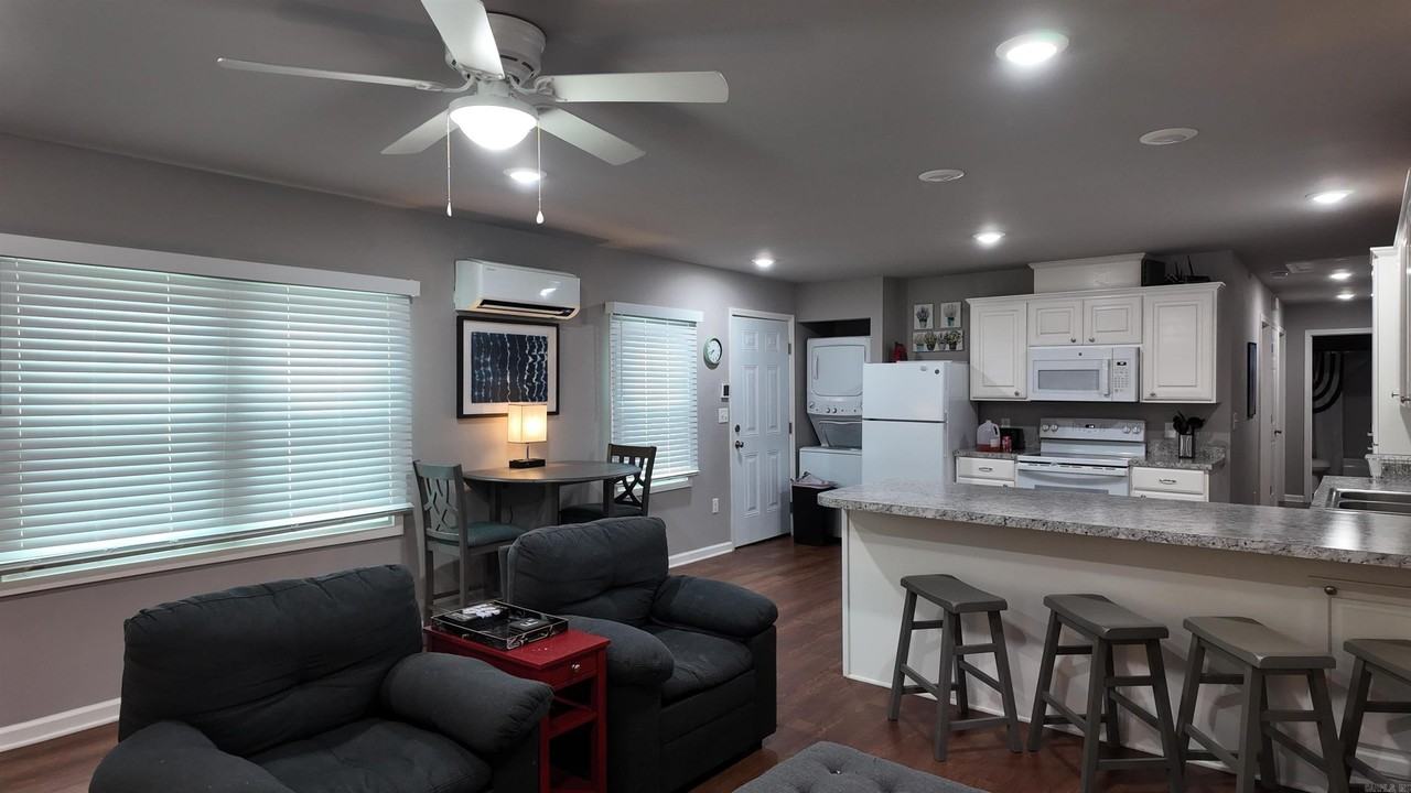 109A Alcorn St #A - Photo 7 of 30