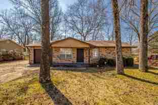63 Robinson St - Photo 1 of 1