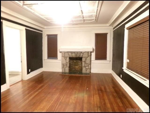 303 E Nichols St - Photo 3 of 25