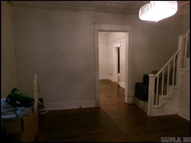 303 E Nichols St - Photo 5 of 25