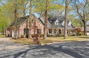 featured image of 401 Foxwood Dr