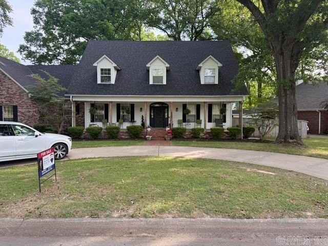 401 Foxwood Dr - Photo 2 of 13