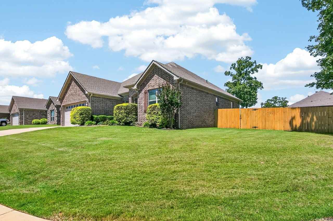 9500 Oak Forest Ln - Photo 3 of 41