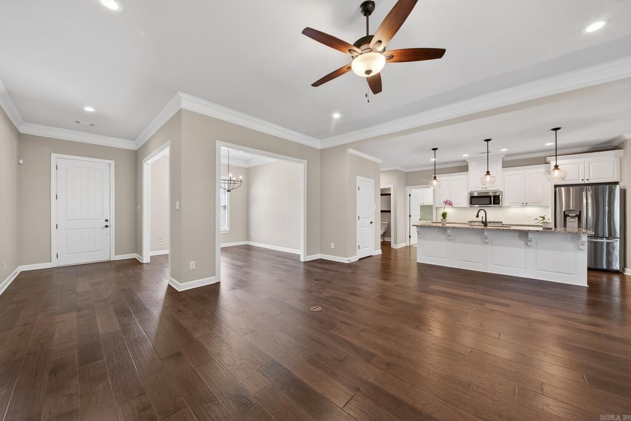 9500 Oak Forest Ln - Photo 7 of 41
