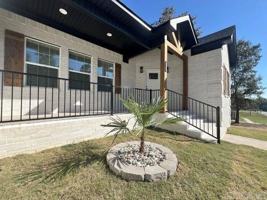 featured image of 15012 Summer Oak Dr