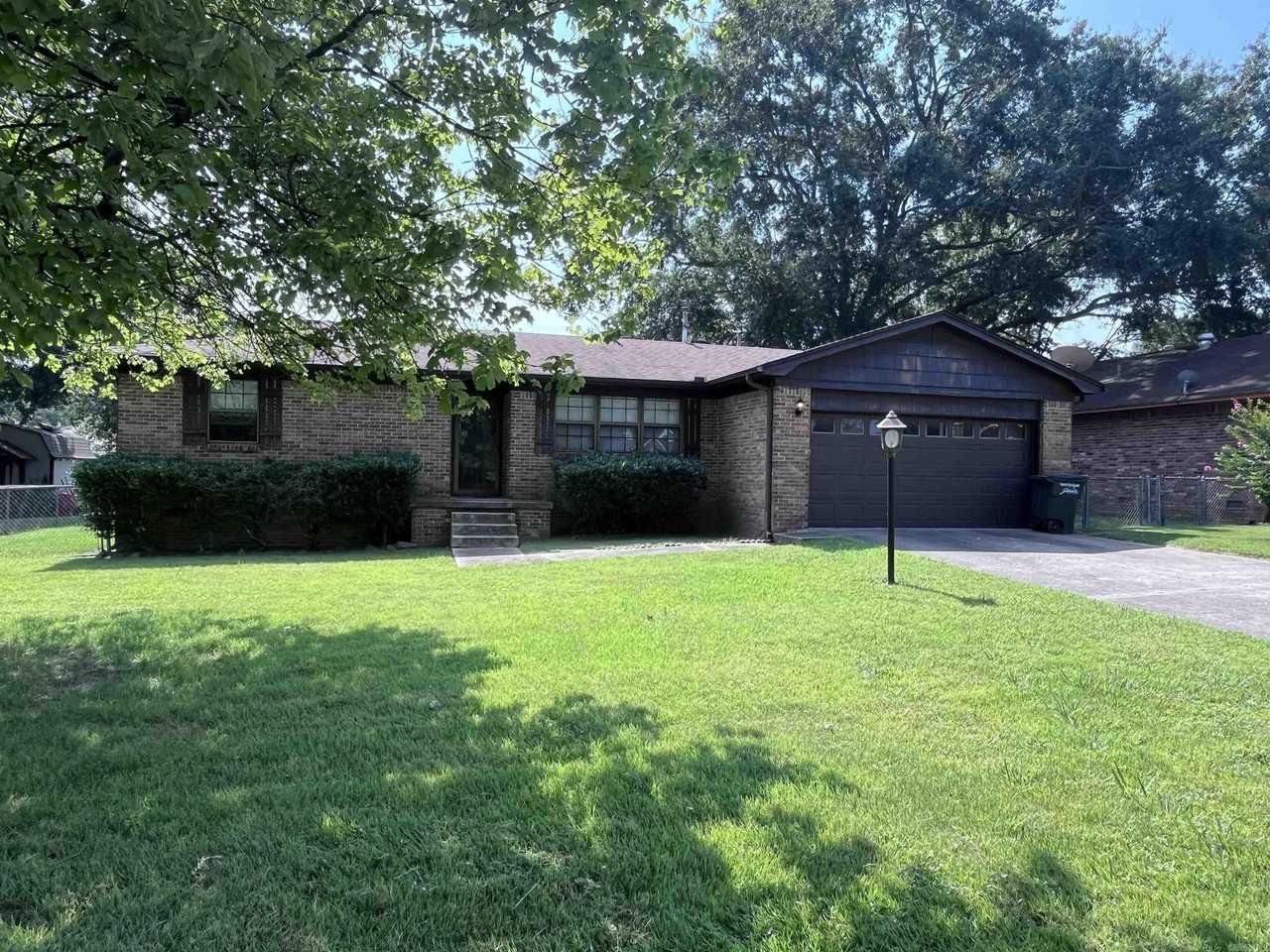 215 Berkshire Cir