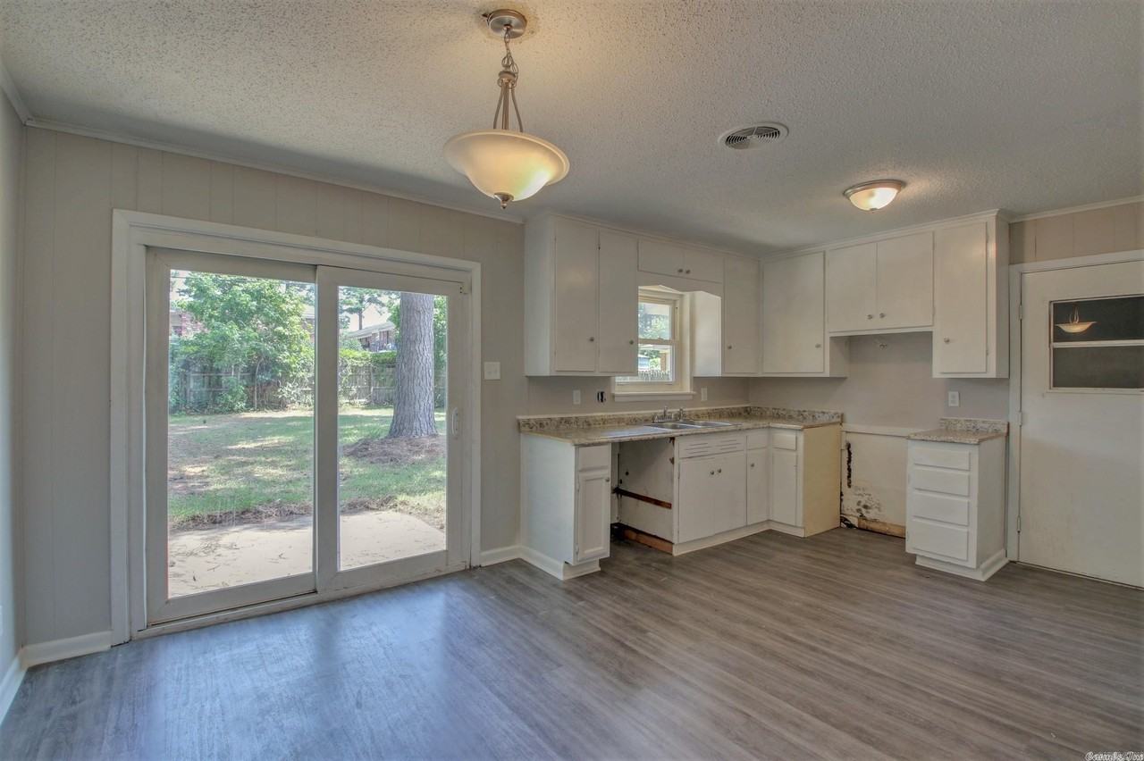 5806 Southwick Dr - Photo 3 of 15