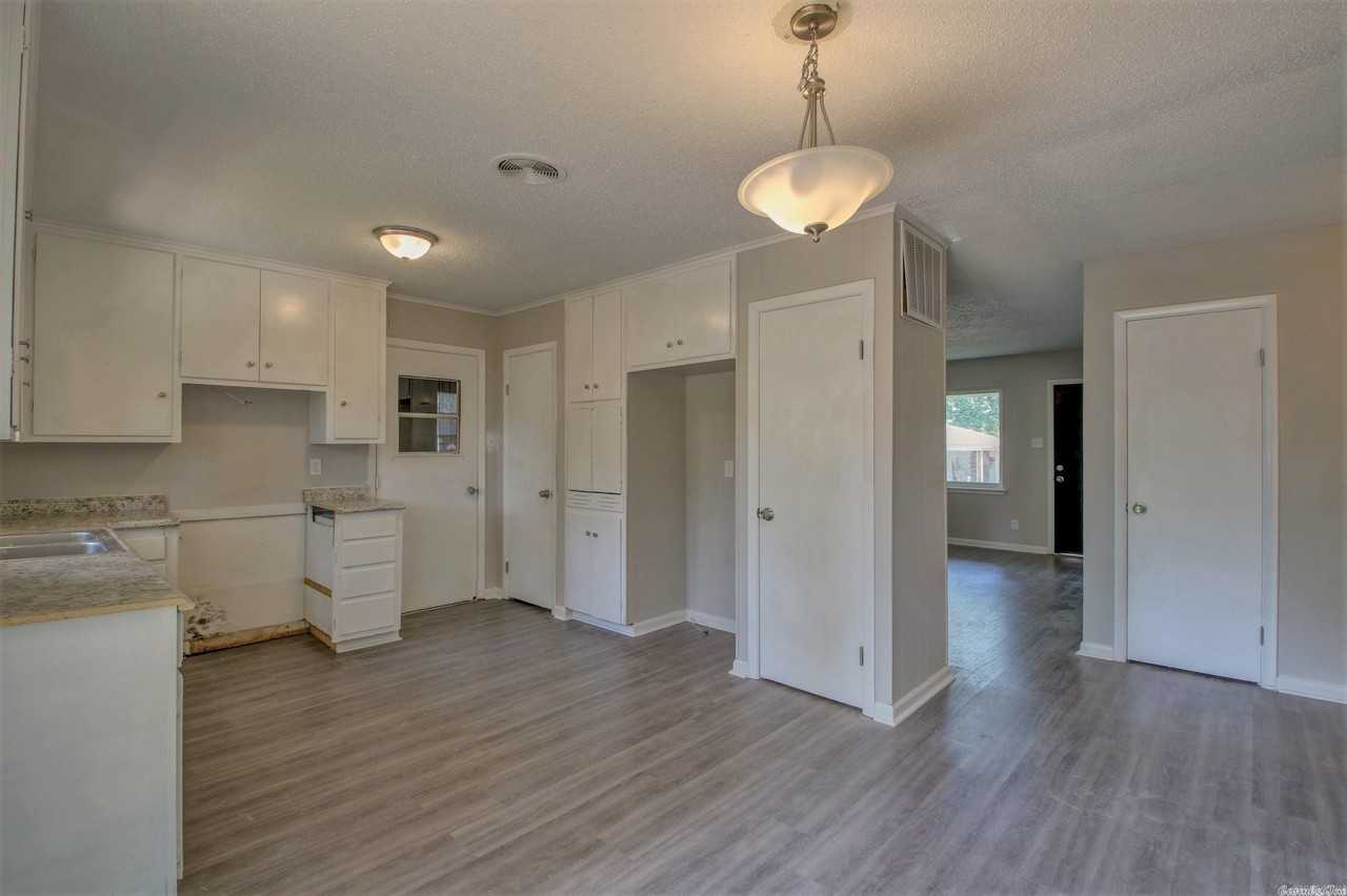 5806 Southwick Dr - Photo 5 of 15