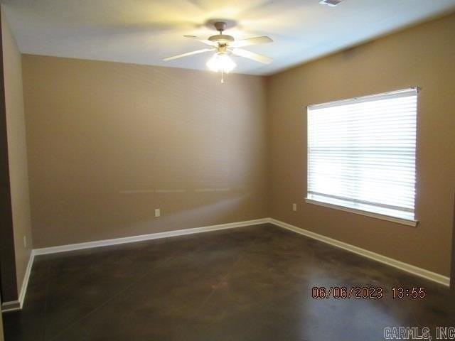 1410 Robins St - Photo 2 of 13