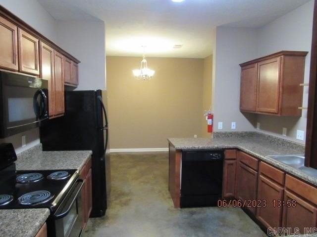 1410 Robins St - Photo 3 of 13