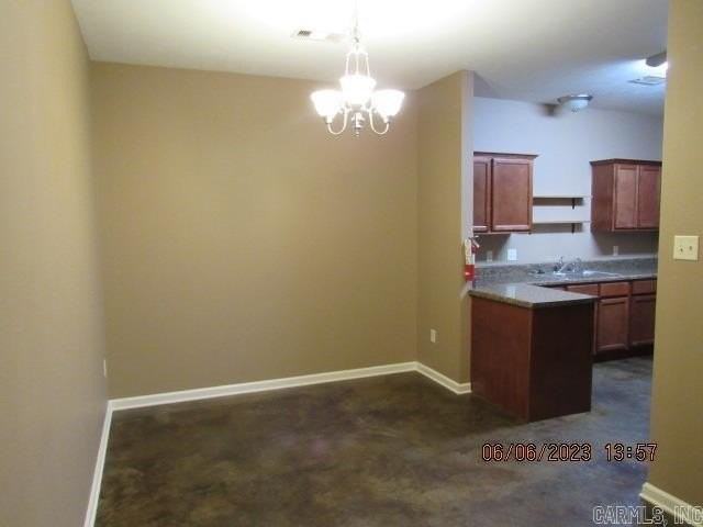 1410 Robins St - Photo 5 of 13