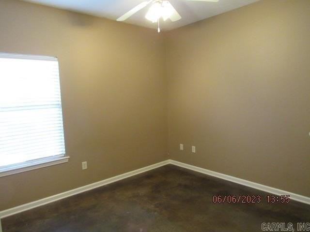 1410 Robins St - Photo 6 of 13
