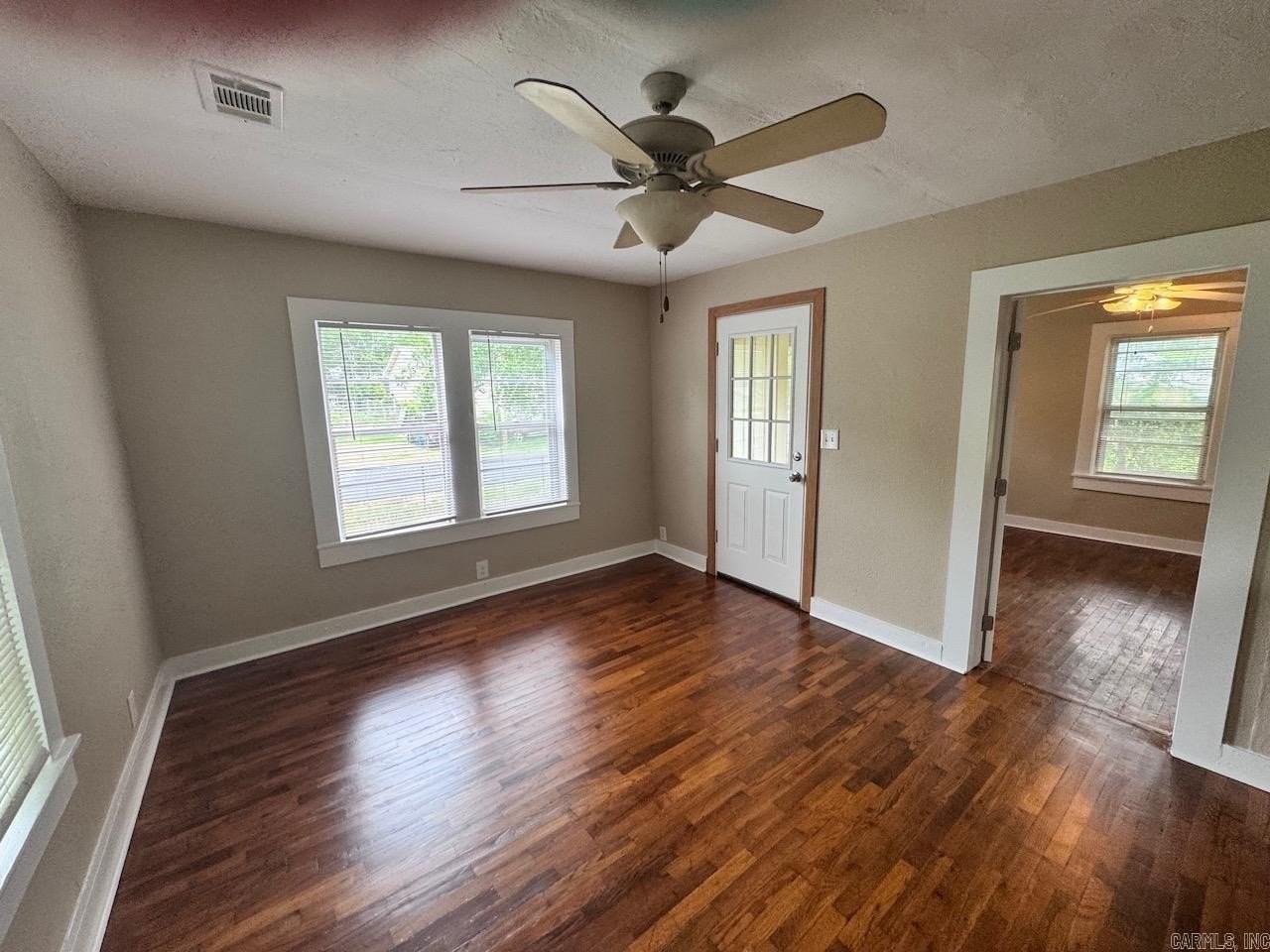 125 Plain St - Photo 3 of 13