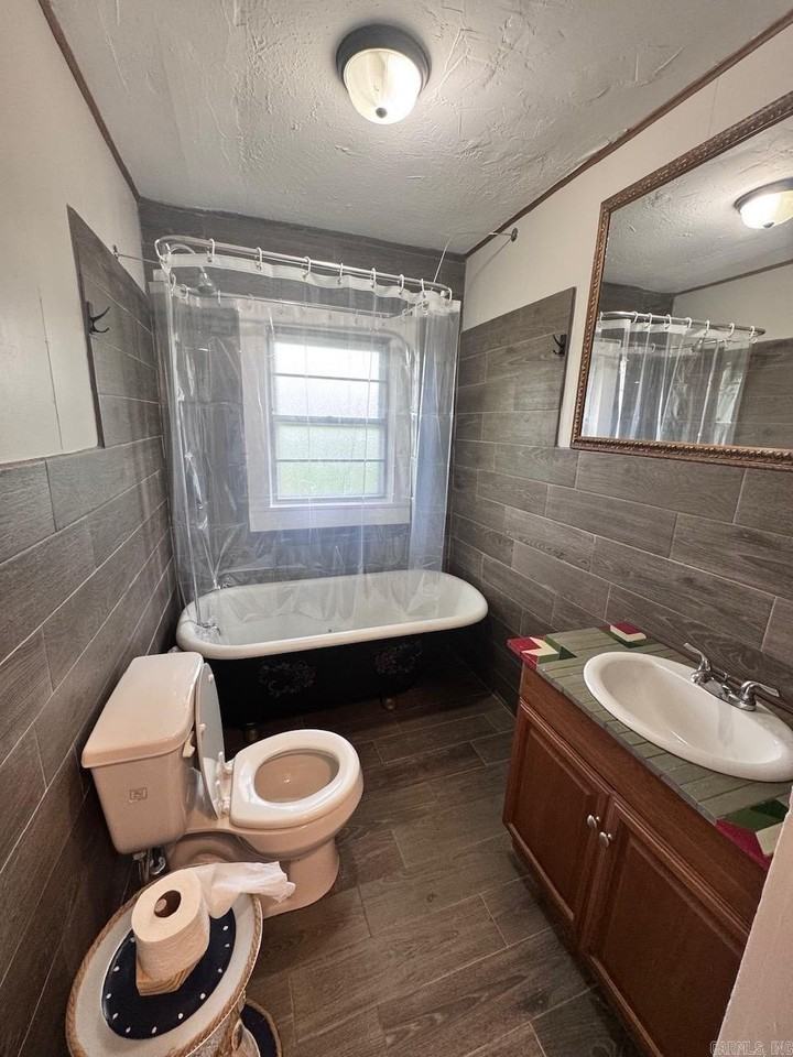125 Plain St - Photo 7 of 13