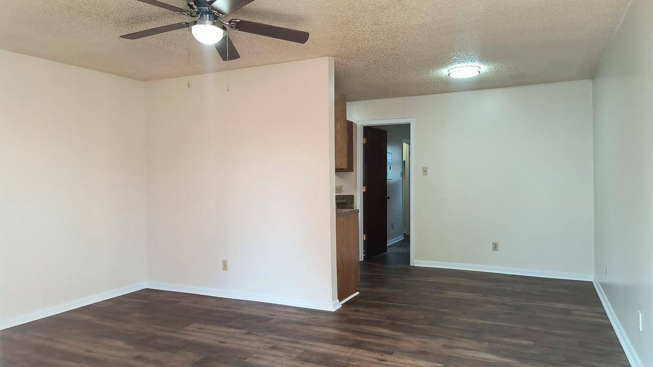 3720 Miramar Dr - Photo 2 of 7