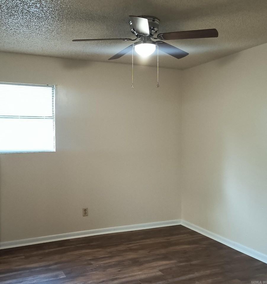 3720 Miramar Dr - Photo 5 of 7