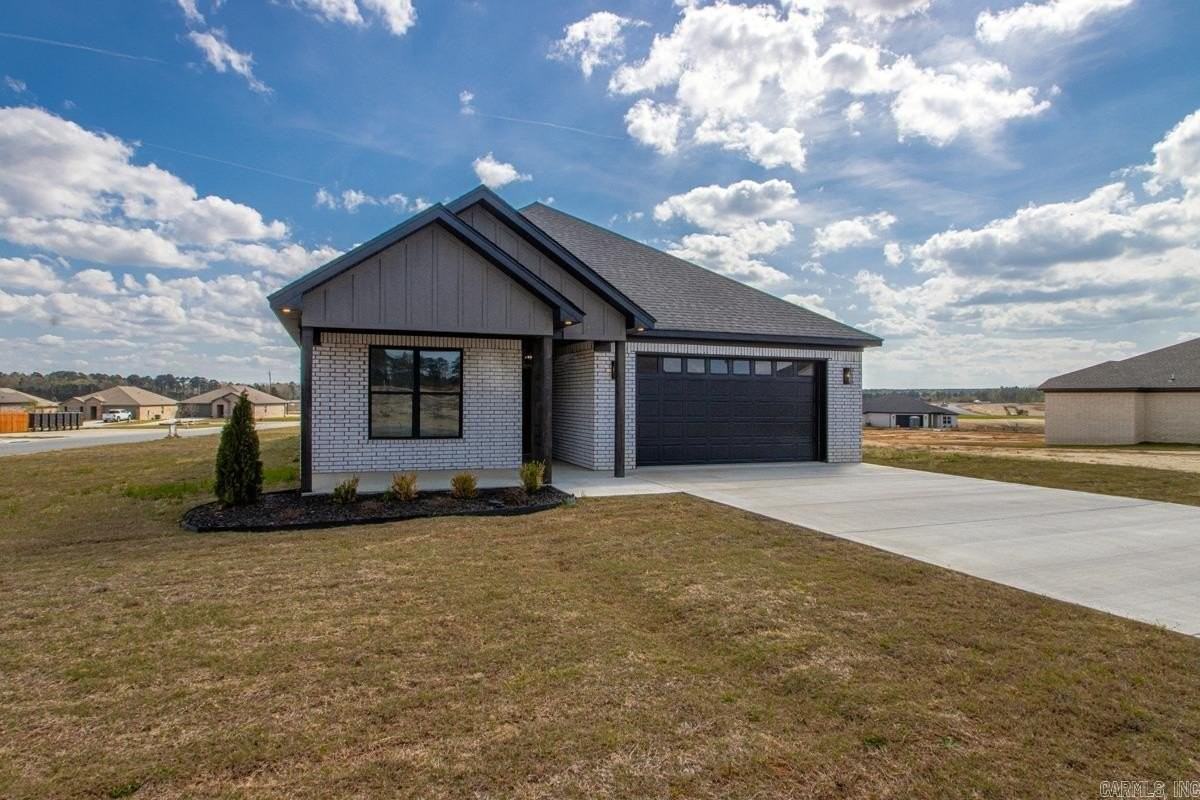 101 Kelton Ln - Photo 3 of 39