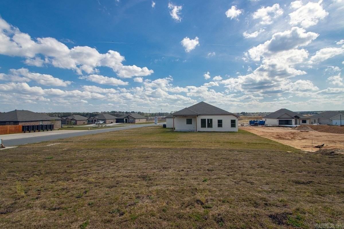 101 Kelton Ln - Photo 7 of 39