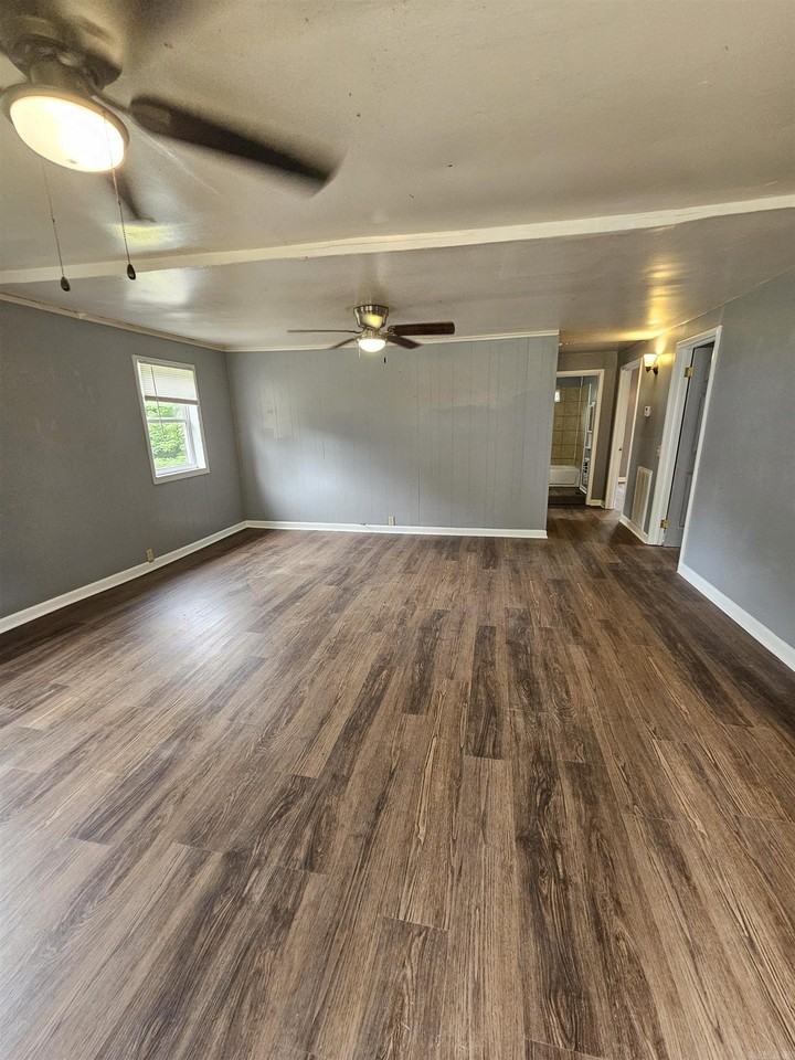 907 Denver - Photo 2 of 17