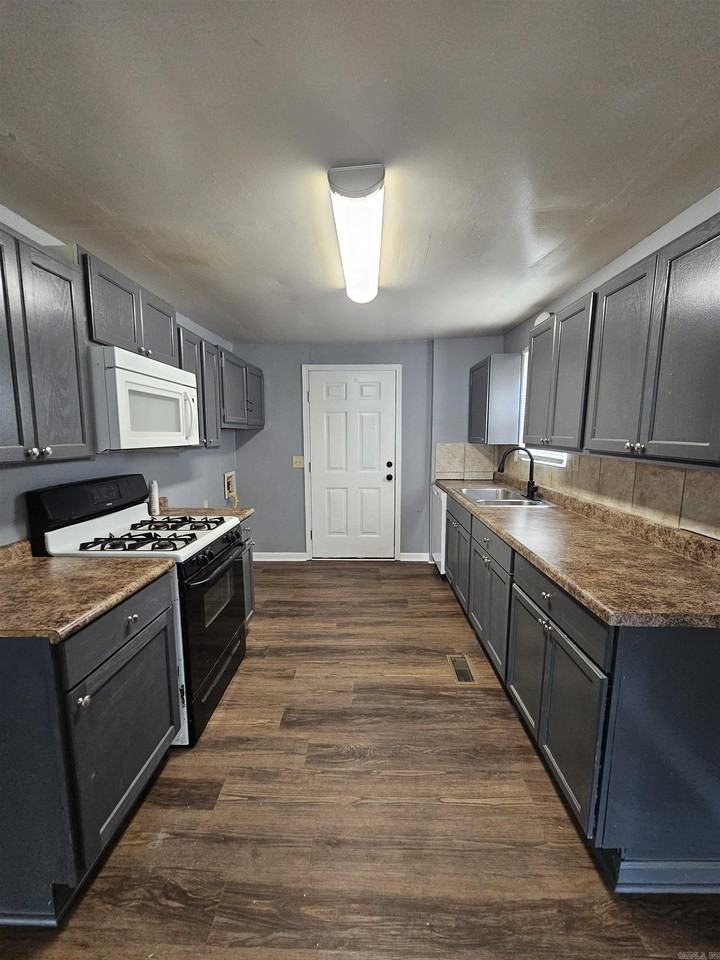 907 Denver - Photo 5 of 17