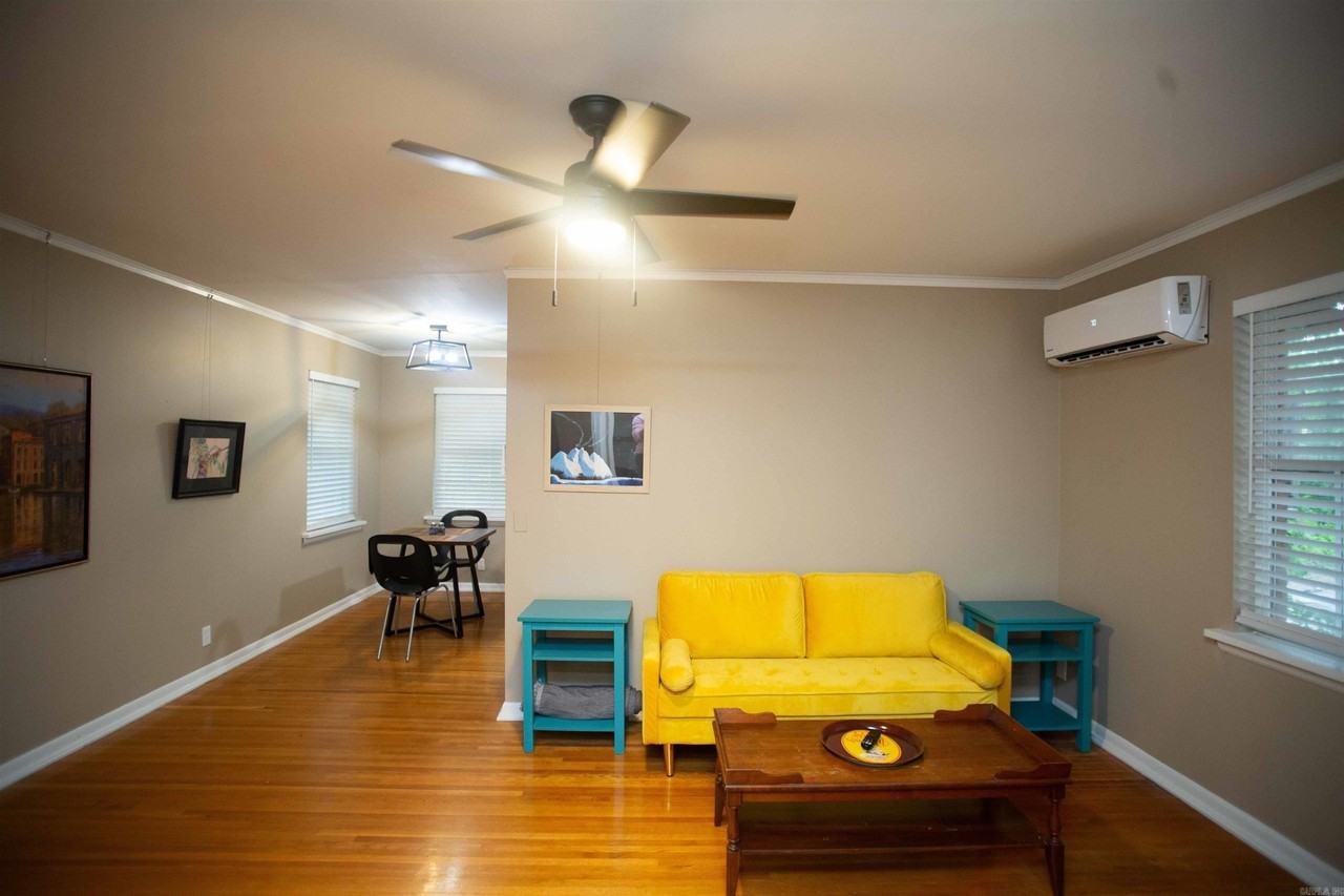 1512 Center St - Photo 4 of 23