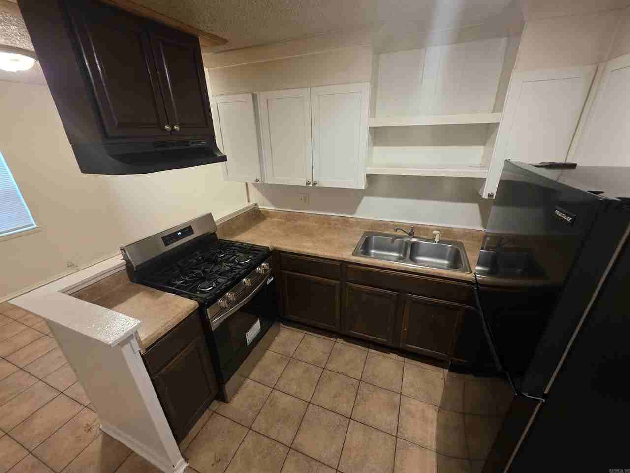 301 S Border St #H - Photo 4 of 8