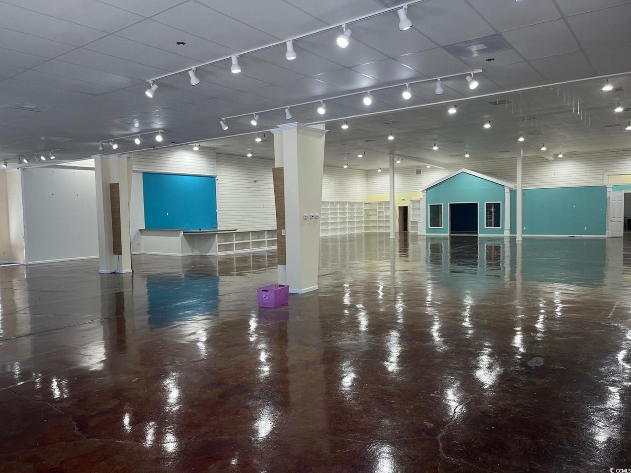 6613 N Kings Hwy - Photo 3 of 12