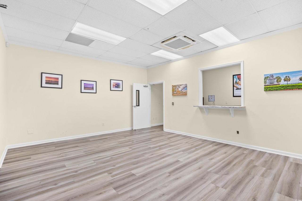 313 Commerce Dr - Photo 6 of 34