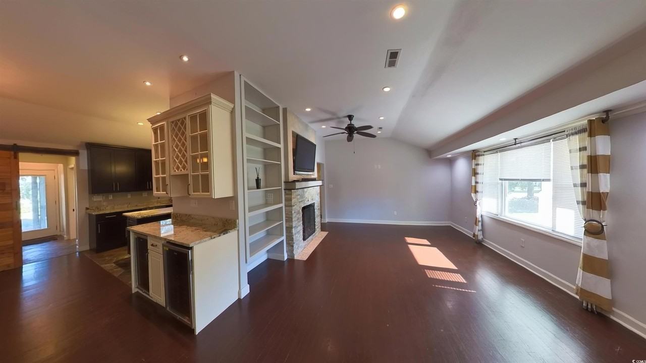 710 Yucca Ave - Photo 2 of 33