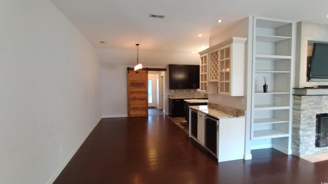 710 Yucca Ave - Photo 4 of 33