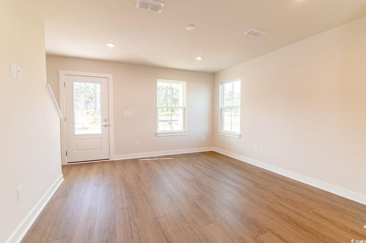 2812 Rowyn St - Photo 2 of 27