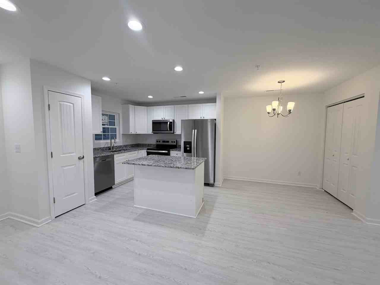 171 Charter Dr - Photo 4 of 25