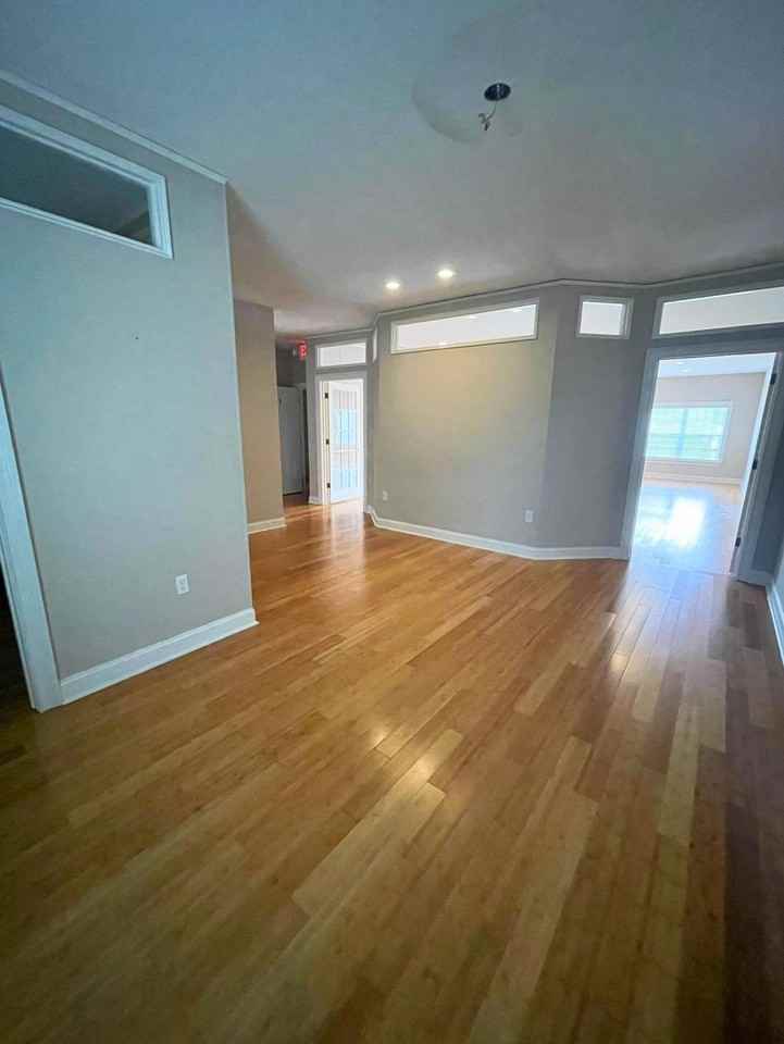 637 Bellamy Ave - Photo 4 of 5